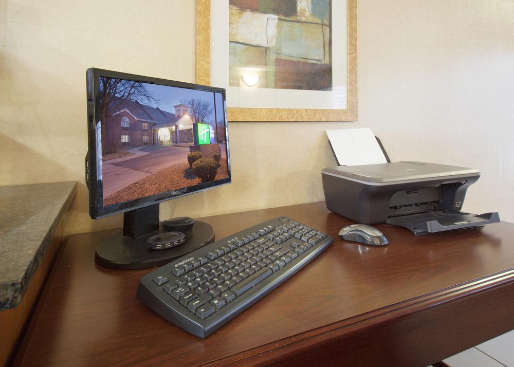 Holiday Inn Express Des Moines-At Drake University, An Ihg Hotel מראה חיצוני תמונה