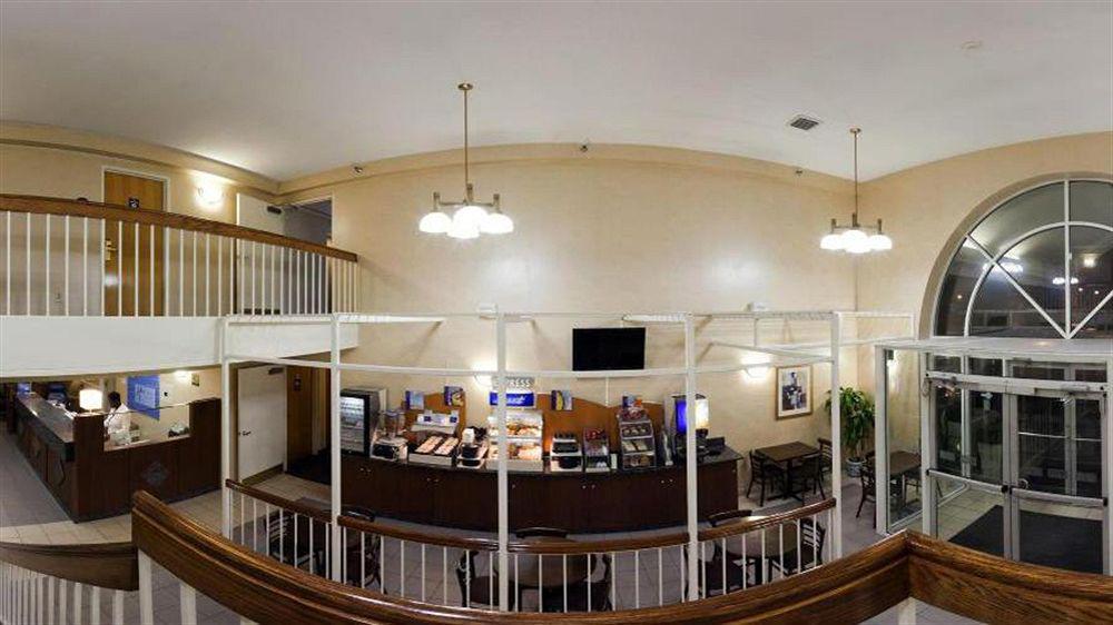 Holiday Inn Express Des Moines-At Drake University, An Ihg Hotel מראה חיצוני תמונה