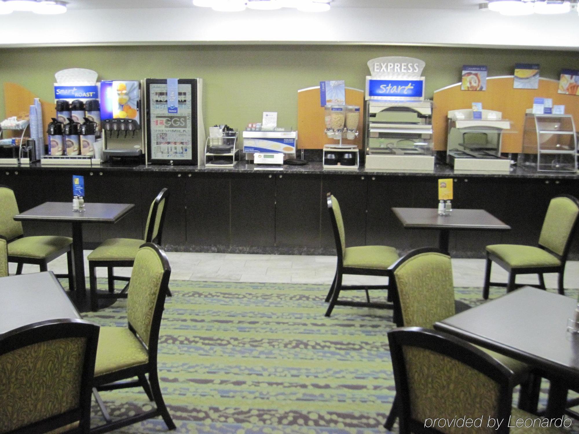 Holiday Inn Express Des Moines-At Drake University, An Ihg Hotel מראה חיצוני תמונה