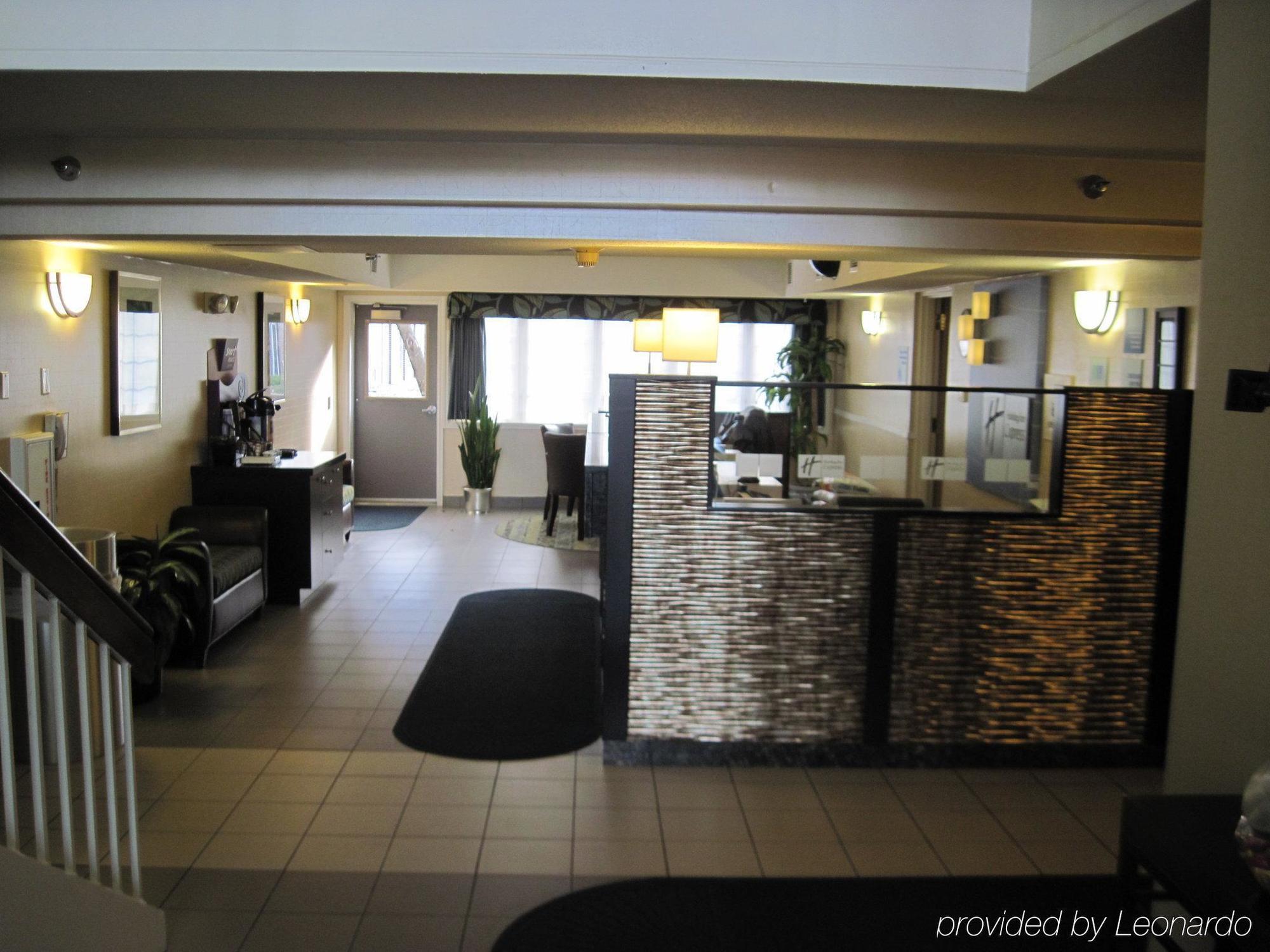 Holiday Inn Express Des Moines-At Drake University, An Ihg Hotel מראה חיצוני תמונה