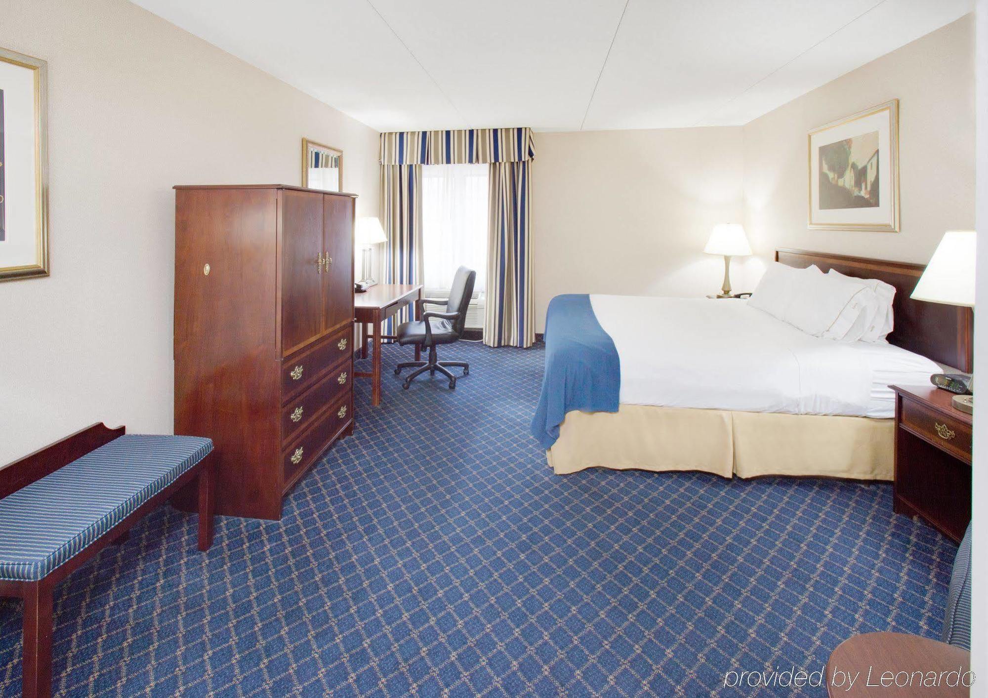 Holiday Inn Express Des Moines-At Drake University, An Ihg Hotel חדר תמונה