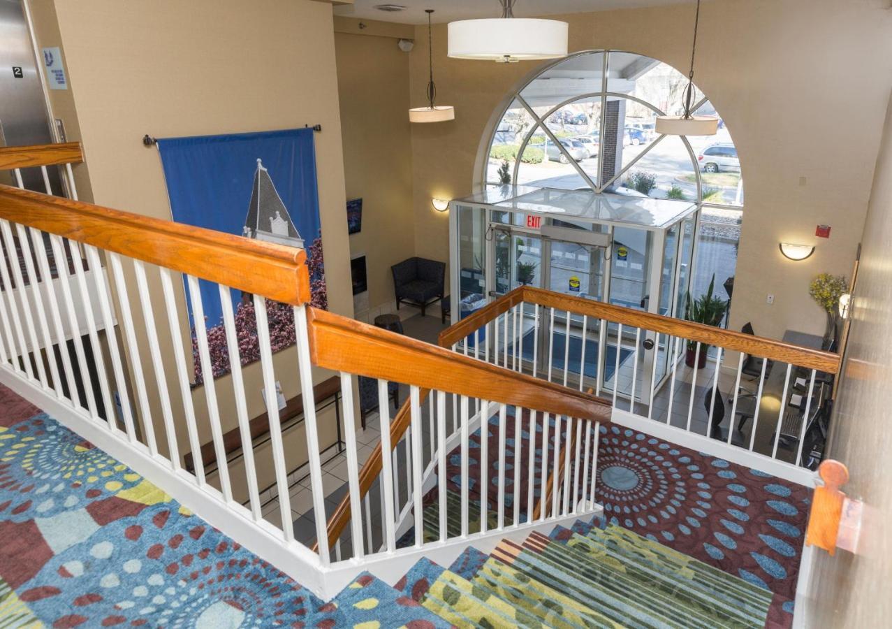 Holiday Inn Express Des Moines-At Drake University, An Ihg Hotel מראה חיצוני תמונה