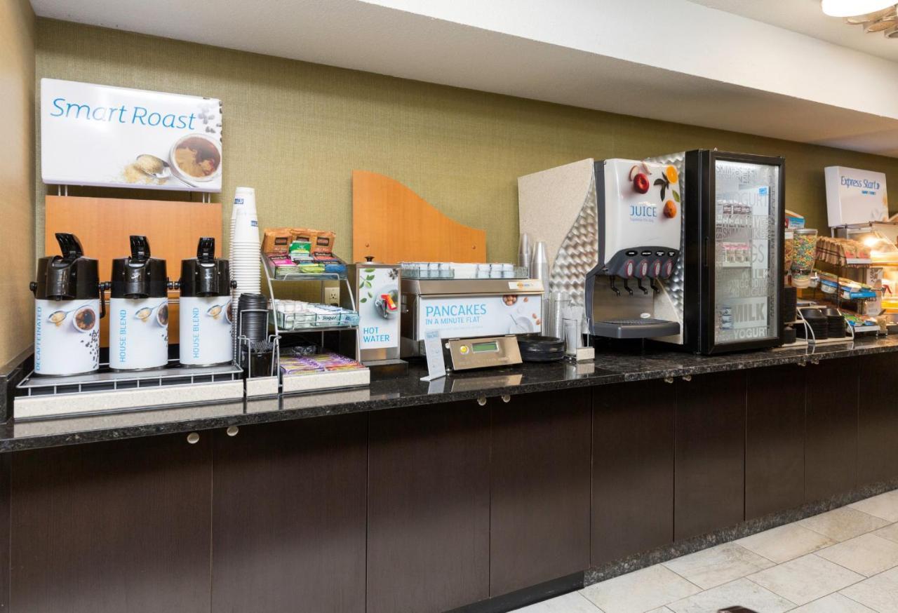 Holiday Inn Express Des Moines-At Drake University, An Ihg Hotel מראה חיצוני תמונה