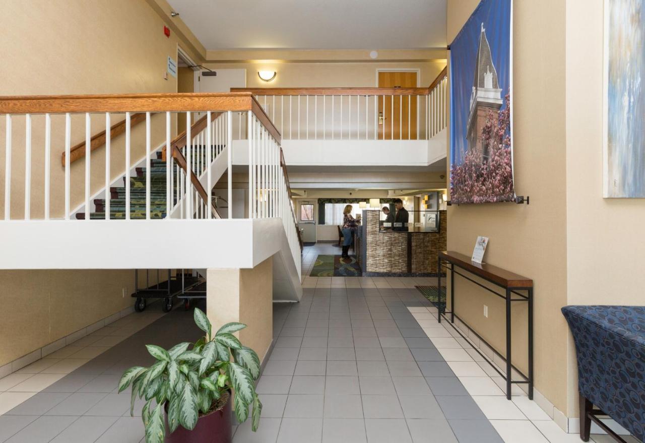 Holiday Inn Express Des Moines-At Drake University, An Ihg Hotel מראה חיצוני תמונה
